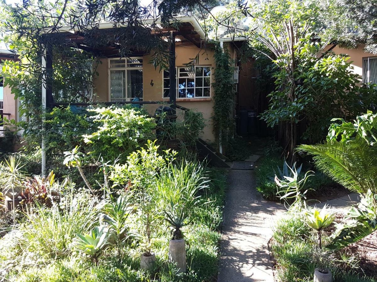 Veki'S Village Cottages Mbabane Dış mekan fotoğraf